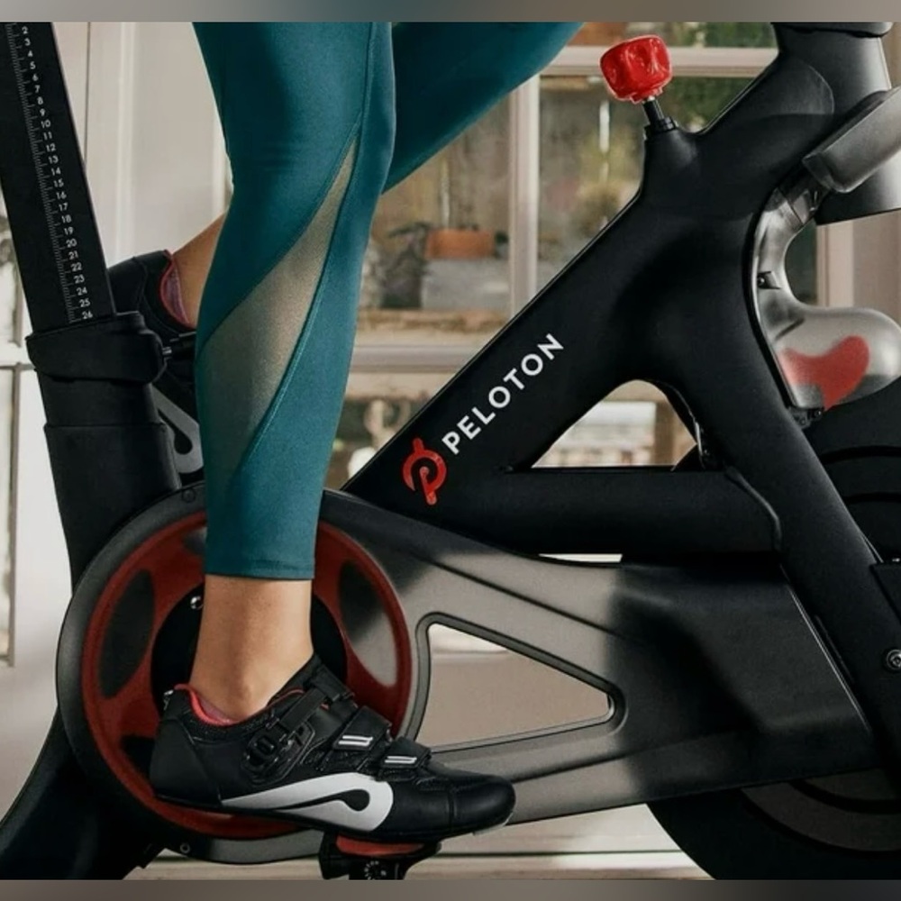 Peloton Cycling Shoes Black and Red